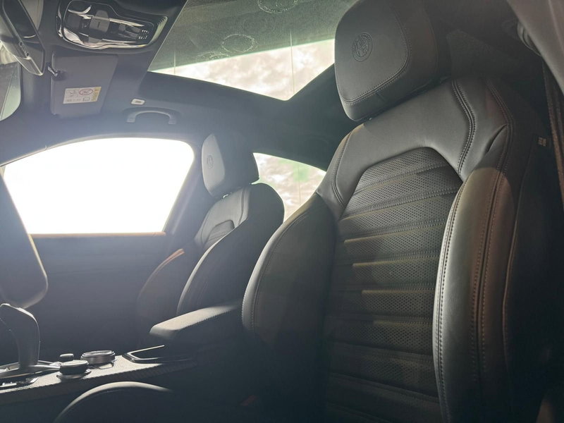 Alfa Romeo Stelvio nuova a Milano (11)