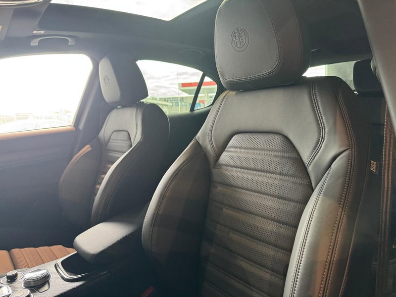 Alfa Romeo Stelvio nuova a Milano (13)