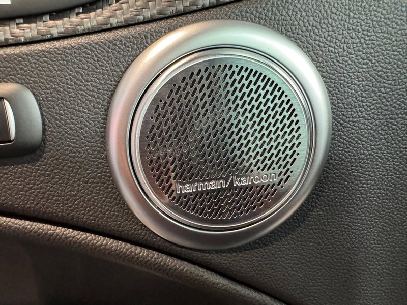 Alfa Romeo Stelvio nuova a Milano (15)
