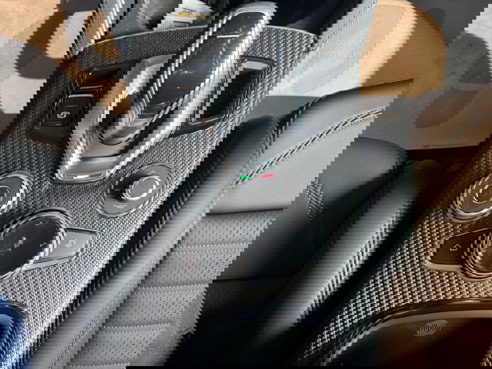 Alfa Romeo Stelvio nuova a Milano (18)