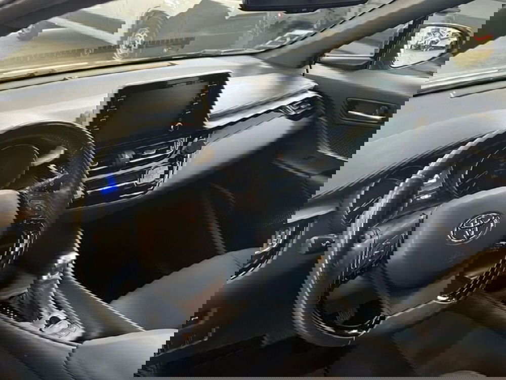 Toyota Toyota C-HR usata a Vicenza (11)