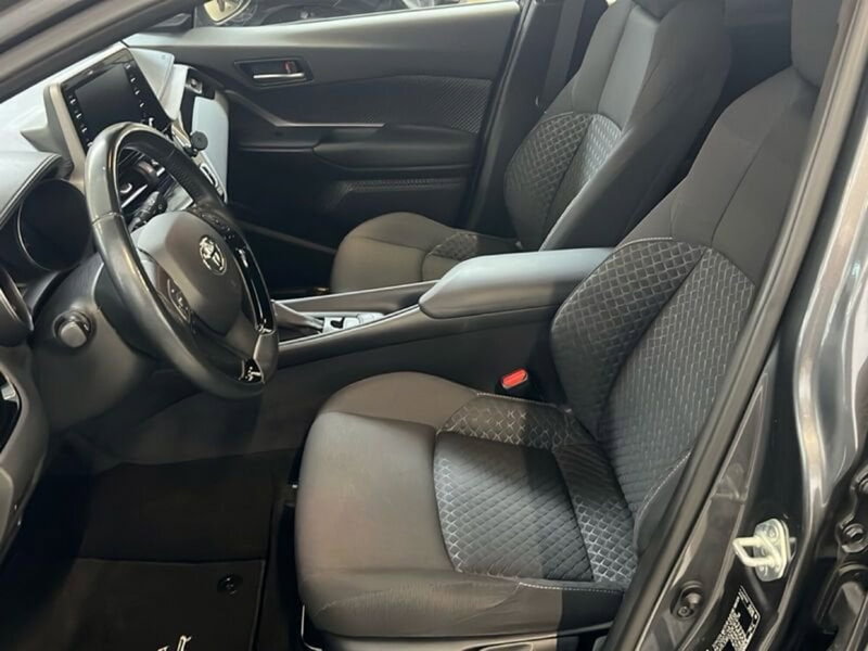 Toyota Toyota C-HR usata a Vicenza (12)