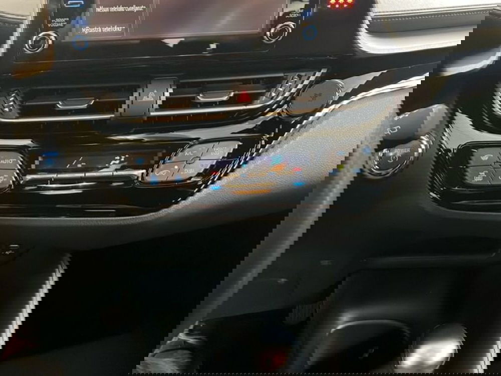 Toyota Toyota C-HR usata a Vicenza (15)