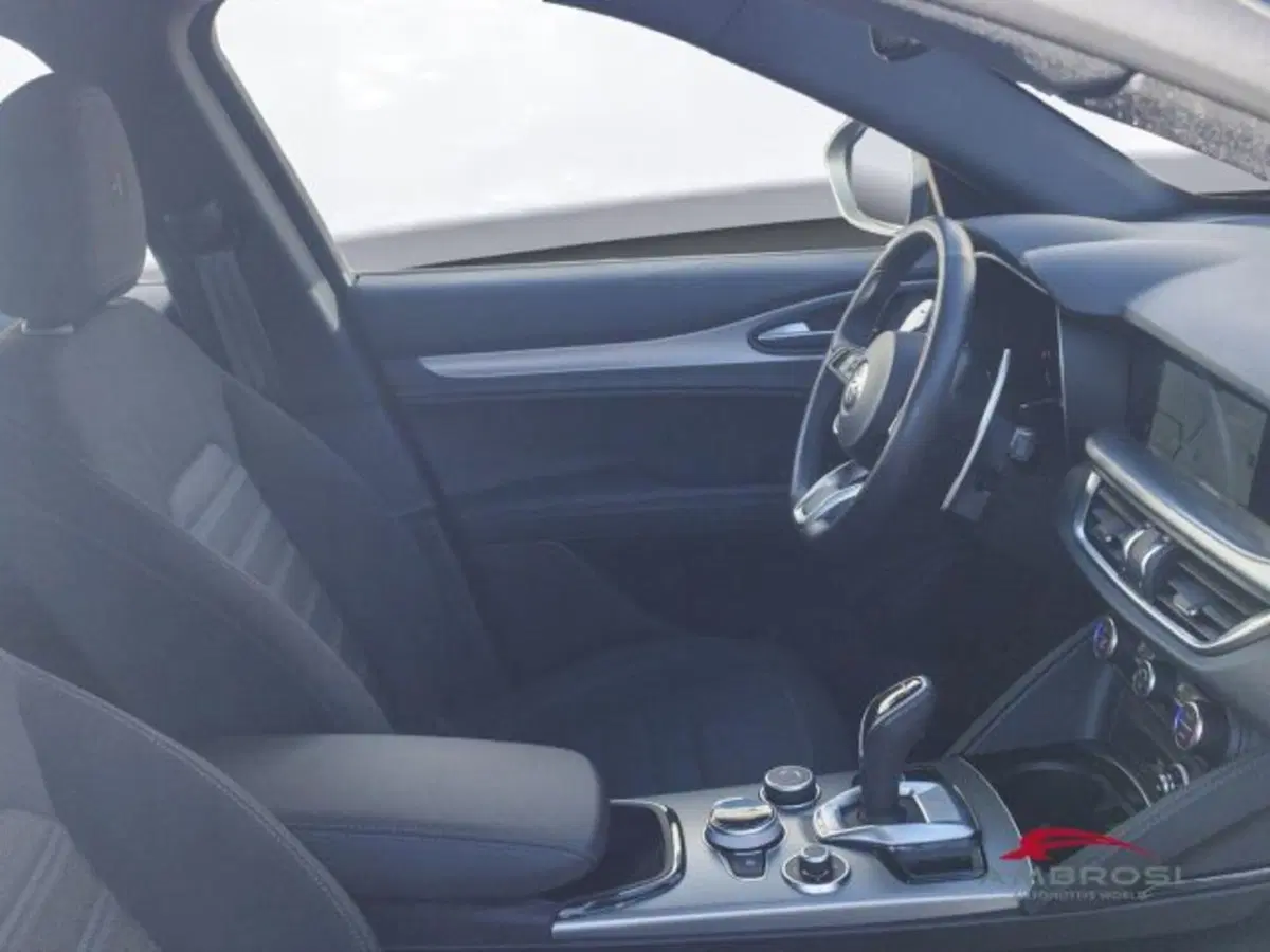Alfa Romeo Stelvio usata a Perugia (12)