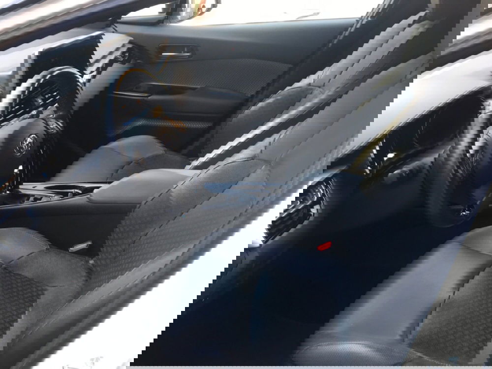 Toyota Toyota C-HR usata a Bologna (12)