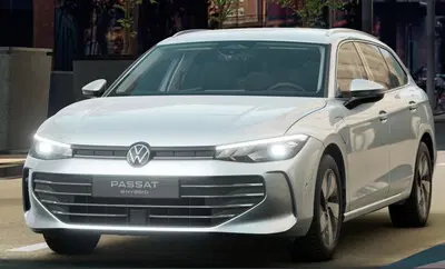 Volkswagen Passat 1.5 tsi ehybrid Business 204cv dsg nuova a Bologna