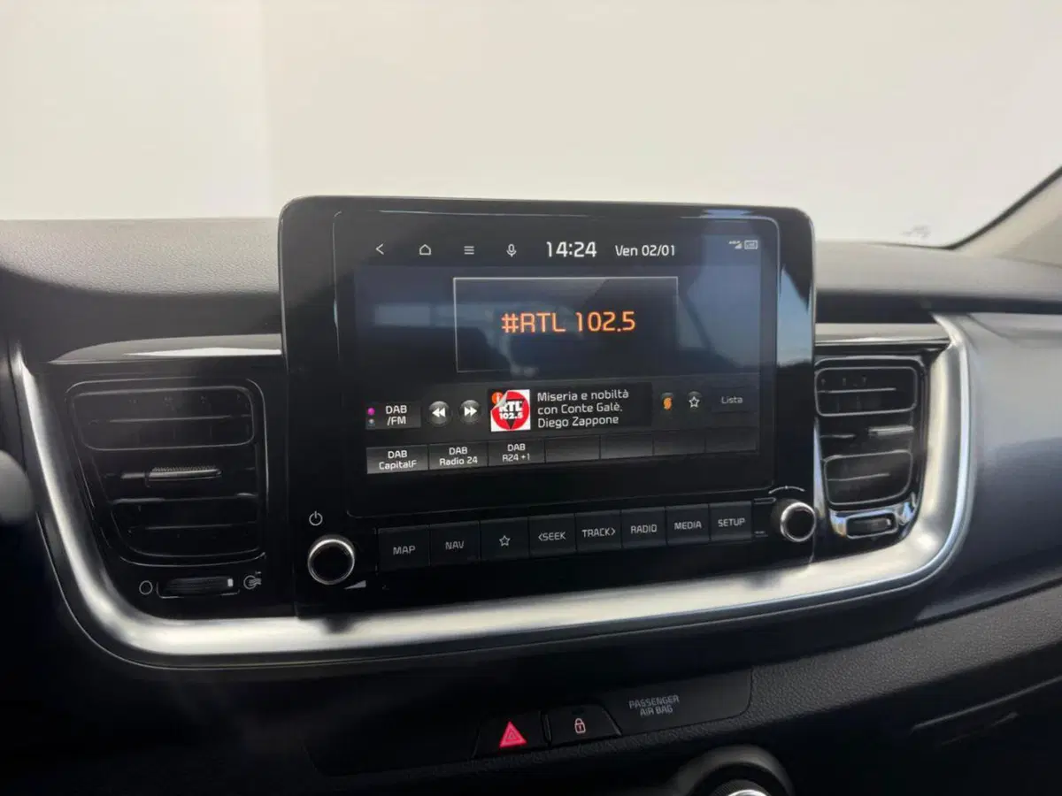 Kia Stonic usata a Como (13)