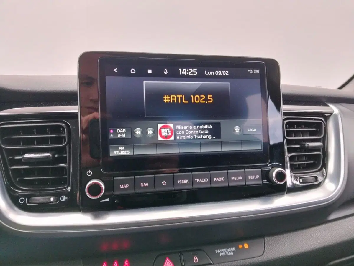 Kia Stonic usata a Como (13)