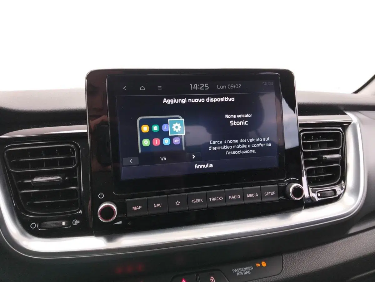 Kia Stonic usata a Como (14)