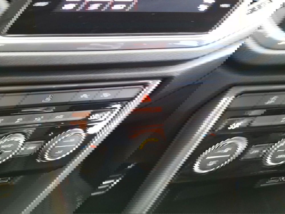 Volkswagen T-Roc usata a Como (17)