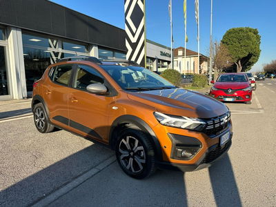 Dacia Sandero Stepway 1.0 tce Extreme Up 110cv del 2023 usata a Lissone
