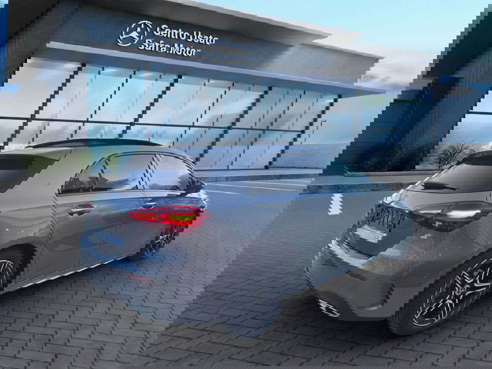 Mercedes-Benz Classe A nuova a Cosenza (6)