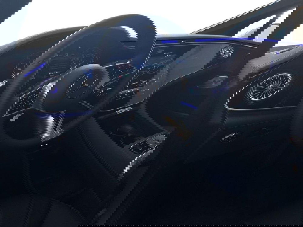 Mercedes-Benz EQE nuova a Rimini (16)