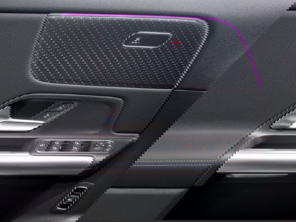 Mercedes-Benz EQA nuova a Rimini (12)