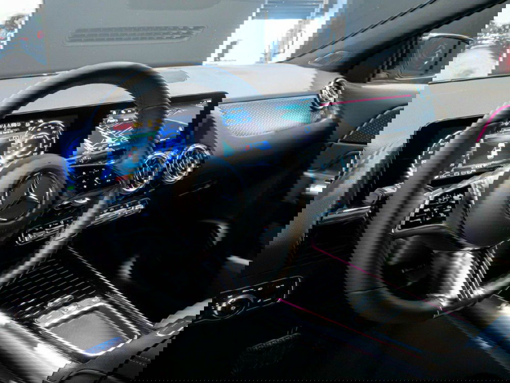 Mercedes-Benz EQA nuova a Rimini (13)