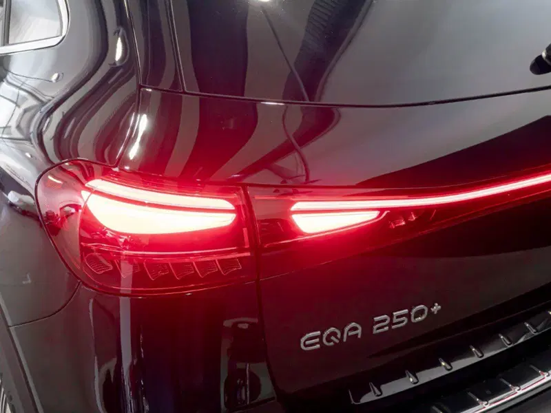 Mercedes-Benz EQA nuova a Rimini (6)