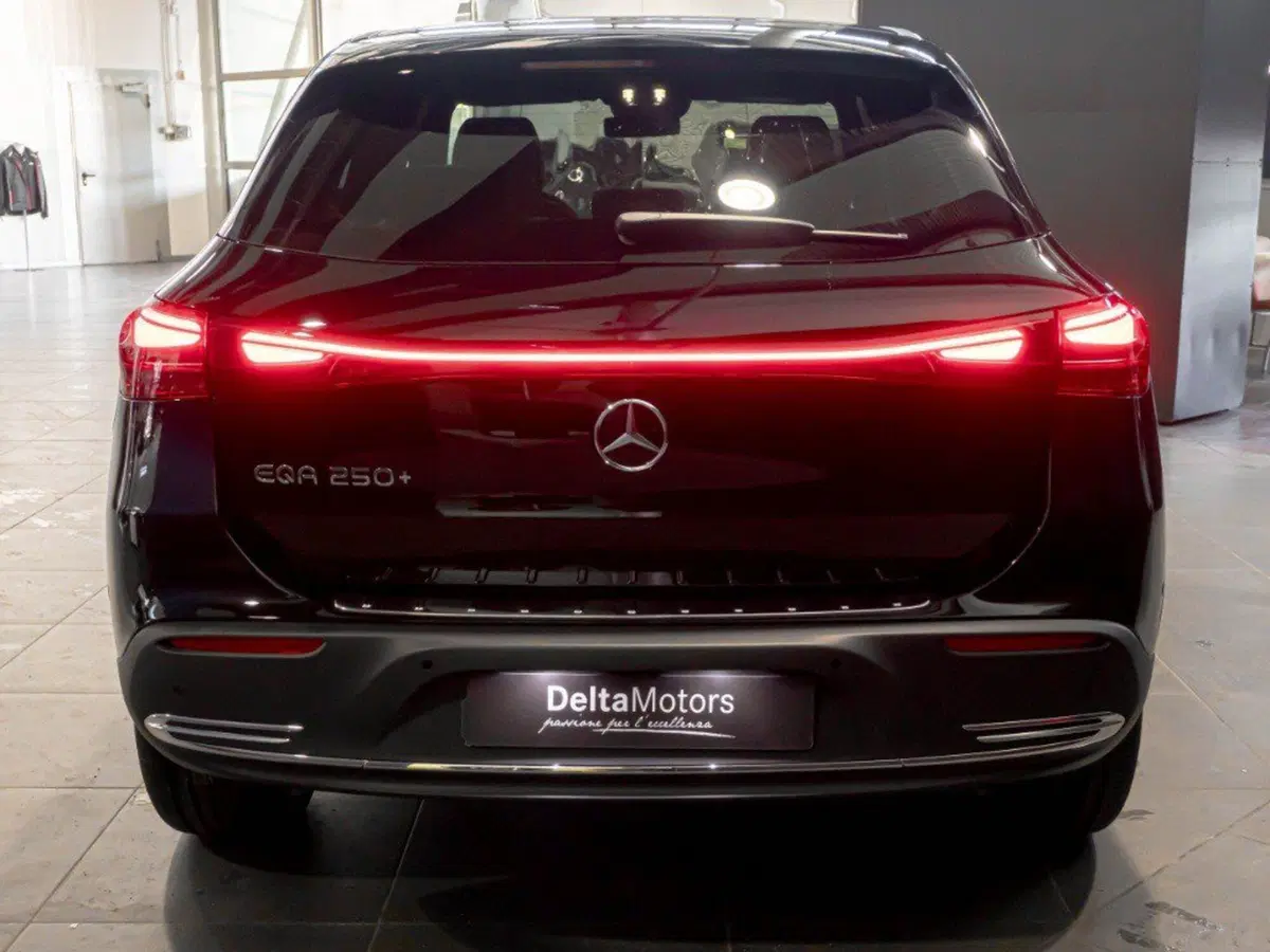 Mercedes-Benz EQA nuova a Rimini (7)