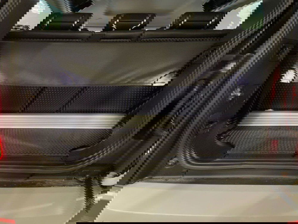 Land Rover Defender usata a Macerata (7)