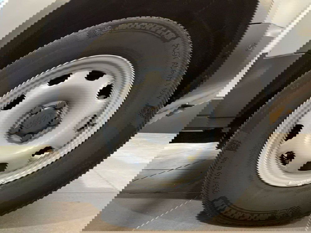 Land Rover Defender usata a Macerata (8)