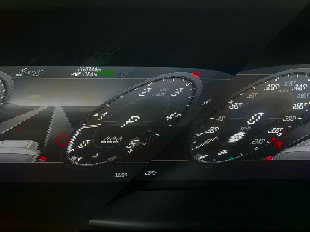 Land Rover Defender usata a Macerata (9)