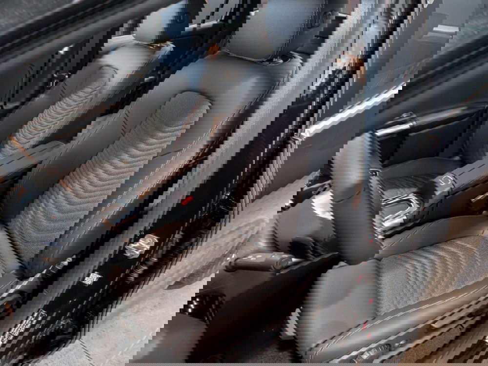 Mercedes-Benz EQA nuova a Macerata (10)