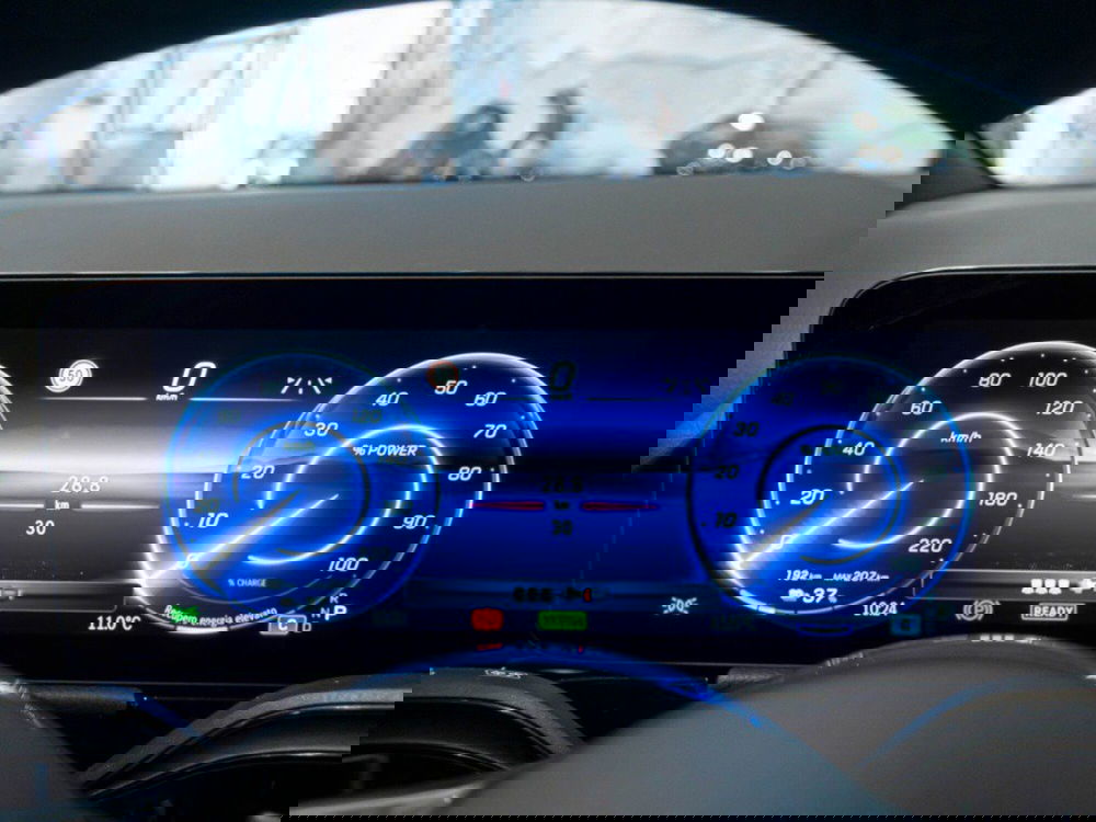 Mercedes-Benz EQA nuova a Macerata (14)