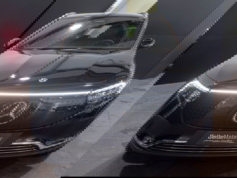 Mercedes-Benz EQA nuova a Macerata (2)