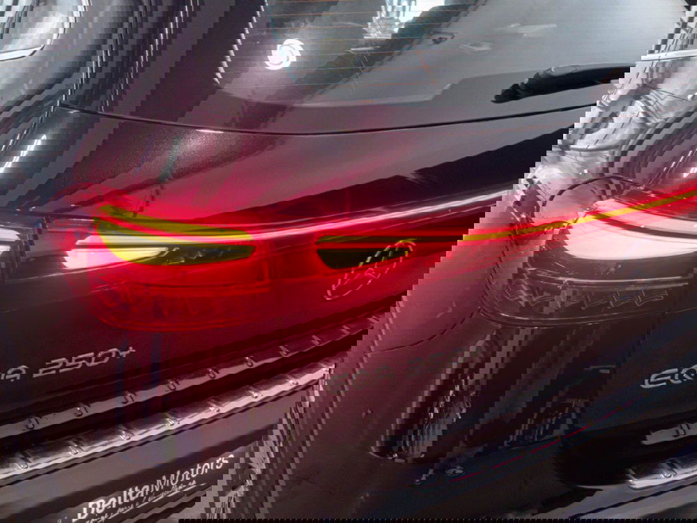 Mercedes-Benz EQA nuova a Macerata (6)