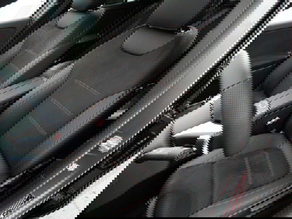 Mercedes-Benz EQA nuova a Macerata (10)