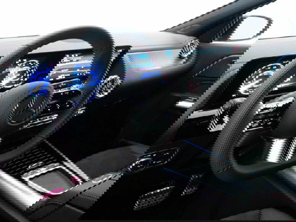 Mercedes-Benz EQA nuova a Macerata (13)