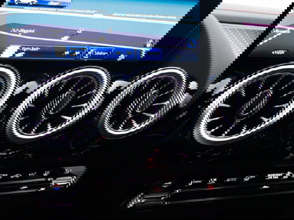 Mercedes-Benz EQA nuova a Macerata (17)