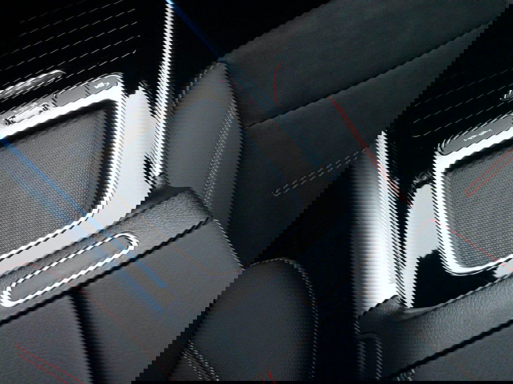 Mercedes-Benz EQA nuova a Macerata (19)