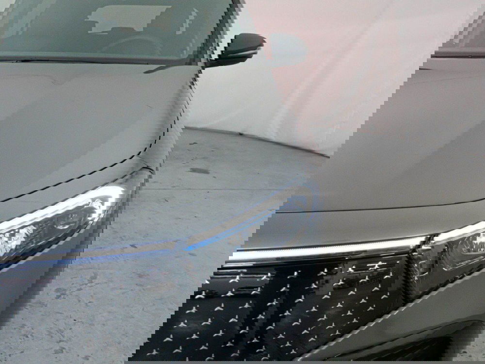 Mercedes-Benz EQA nuova a Macerata (2)