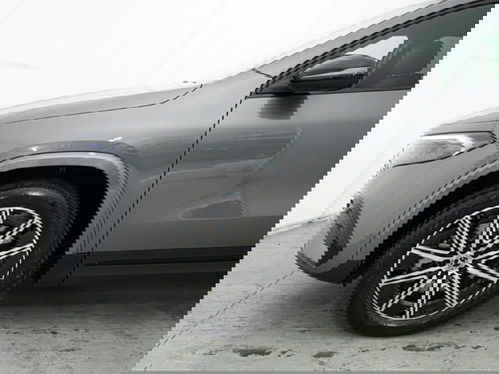 Mercedes-Benz EQA nuova a Macerata (4)