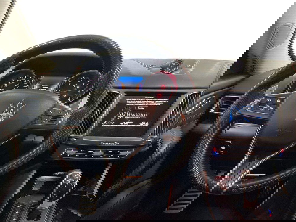 Maserati Levante usata a Macerata (11)