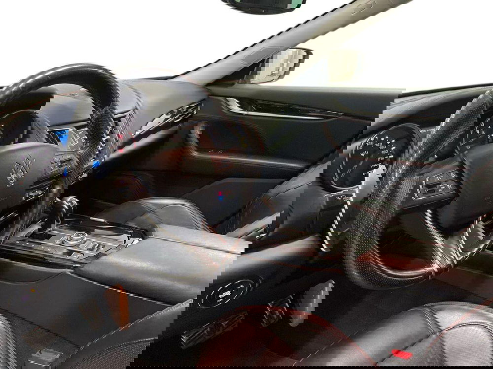 Maserati Levante usata a Macerata (16)