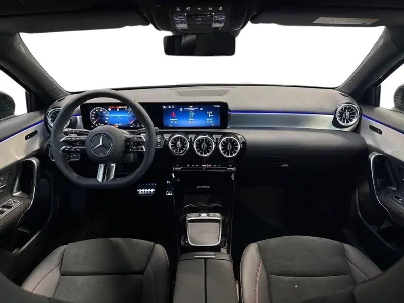 Mercedes-Benz Classe A Sedan nuova a Rimini (10)