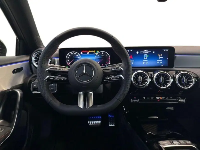 Mercedes-Benz Classe A Sedan nuova a Rimini (11)