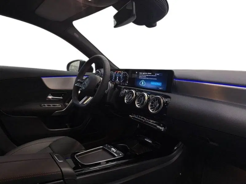 Mercedes-Benz Classe A Sedan nuova a Rimini (12)