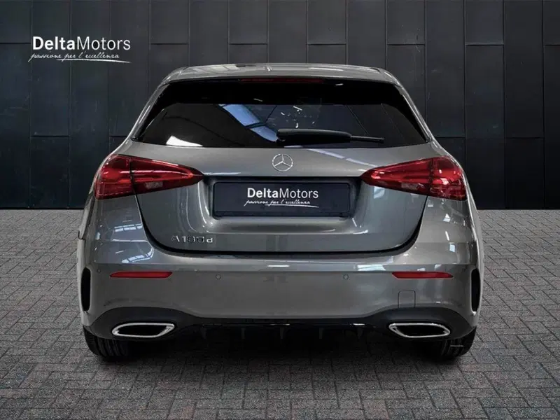 Mercedes-Benz Classe A Sedan nuova a Rimini (4)