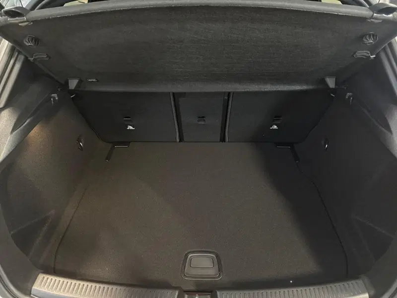 Mercedes-Benz Classe A Sedan nuova a Rimini (7)