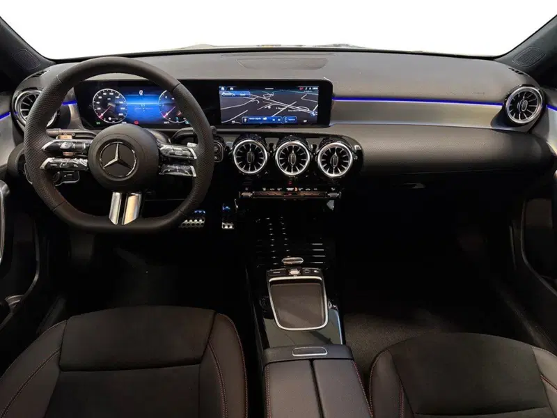 Mercedes-Benz Classe A Sedan nuova a Rimini (10)