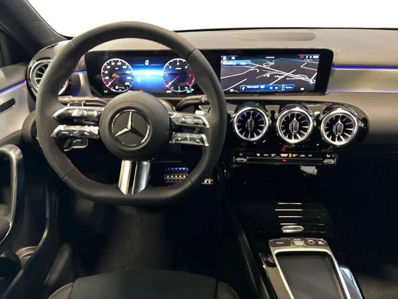 Mercedes-Benz Classe A Sedan nuova a Rimini (11)
