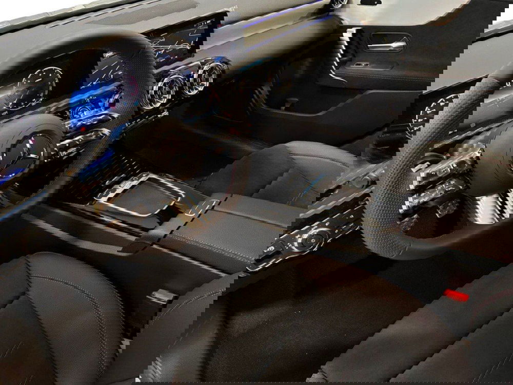 Mercedes-Benz Classe A Sedan nuova a Rimini (16)