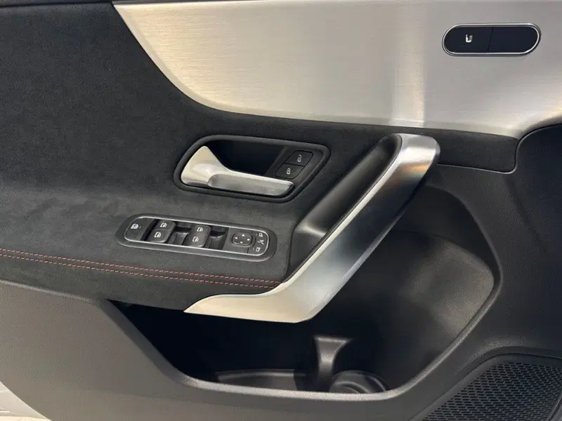Mercedes-Benz Classe A Sedan nuova a Rimini (17)