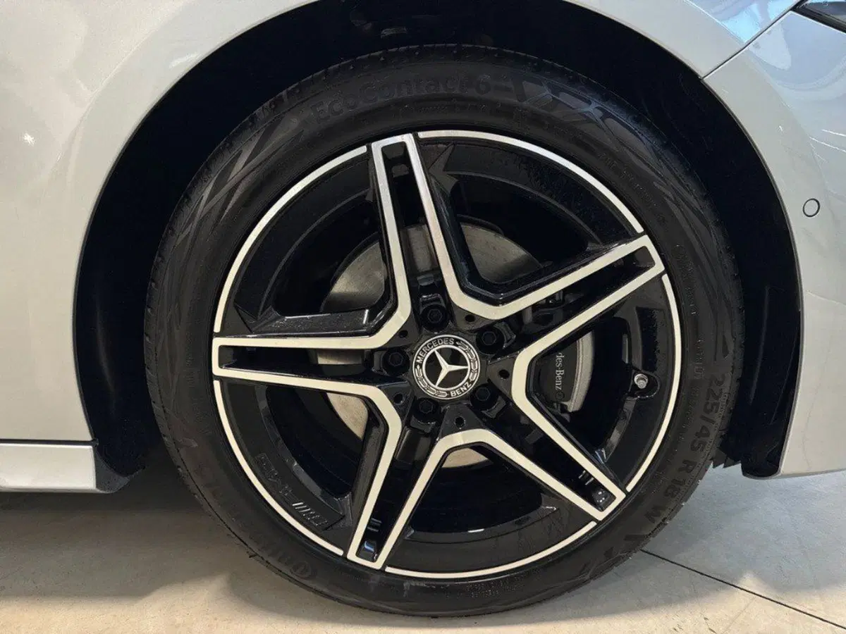 Mercedes-Benz Classe A Sedan nuova a Rimini (8)