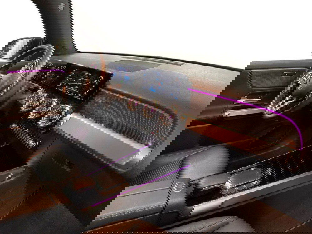 Mercedes-Benz EQB usata a Macerata (12)