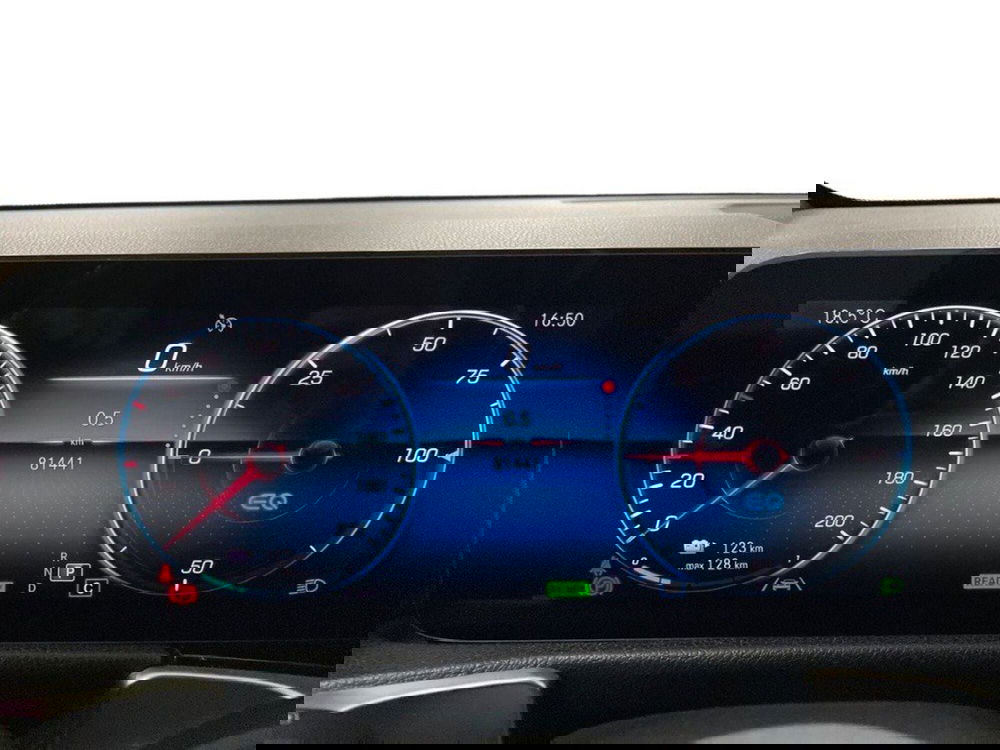 Mercedes-Benz EQB usata a Macerata (9)