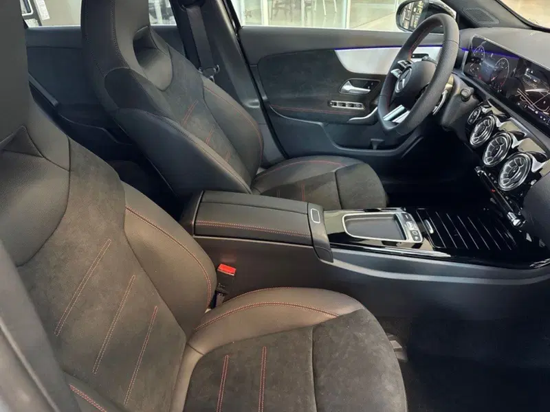 Mercedes-Benz Classe A Sedan nuova a Macerata (14)