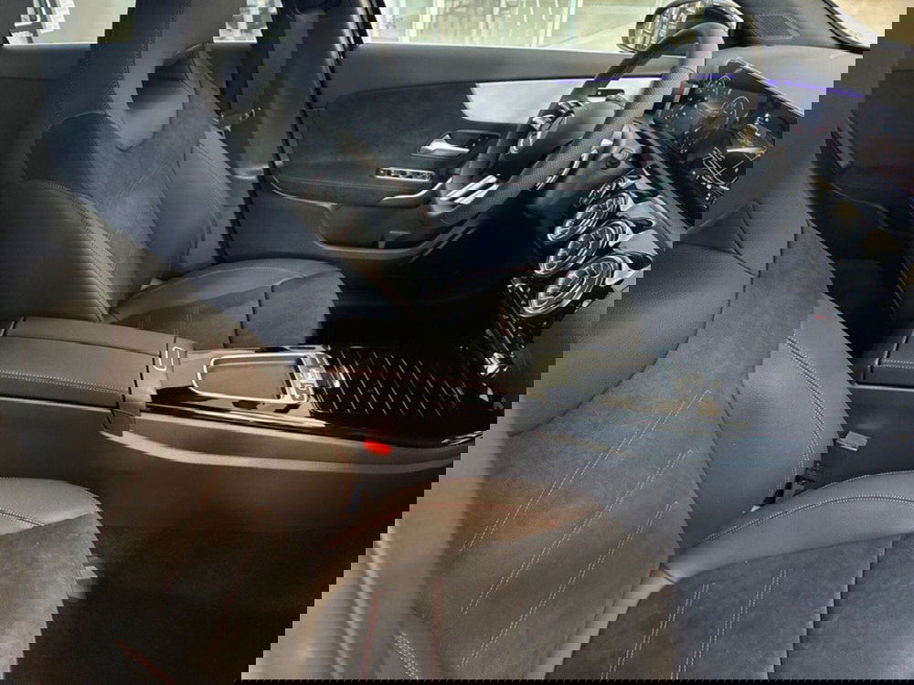 Mercedes-Benz Classe A Sedan nuova a Macerata (14)